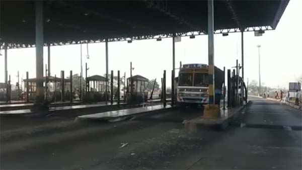 டோல்கேட்டில் வைத்து வேல் முருகனை தாக்க முயன்றதற்கு காரணம் இதுதான்... திடுக்கிடும் தகவல் வெளியானது...