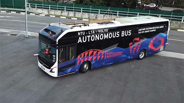 உலகின் முதல் முழு-நீளமான தானியங்கி எலக்ட்ரிக் பஸ்: வால்வோவின் பிரம்மிக்க வைக்கும் சாதனை!