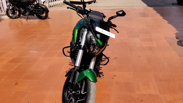 நீங்கள் நினைப்பதை விட குறைவான விலை... புதிய பஜாஜ் டோமினார் 400 பைக்கின் டெலிவரி தொடங்கியது...