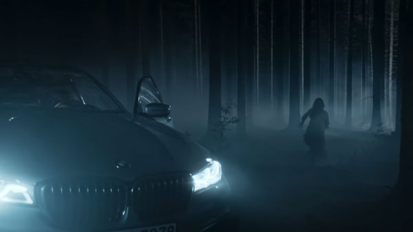 பேயை மிரள வைத்த பிஎம்டபிள்யூ கார்: அடர்ந்த காட்டுக்குள் நிகழ்ந்த அதிர்ச்சி சம்பவம் - வீடியோ...!