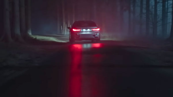 பேயை மிரள வைத்த பிஎம்டபிள்யூ கார்: அடர்ந்த காட்டுக்குள் நிகழ்ந்த அதிர்ச்சி சம்பவம் - வீடியோ...!