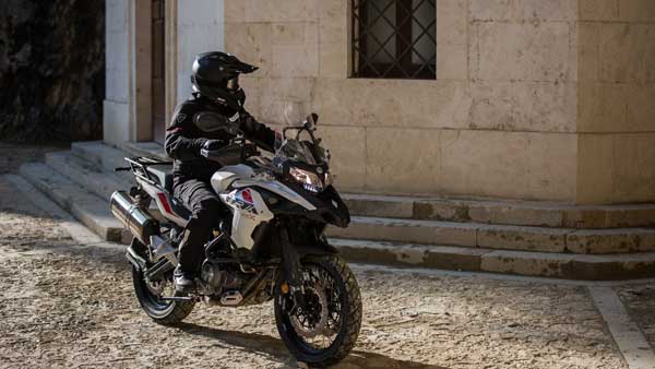 வாடிக்கையாளர்களுக்கு அதிர்ச்சி அளித்த பிரபல இரு சக்கர வாகனம் நிறுவனம்... அந்த ஷாக் அறிவிப்பு இதுதான்