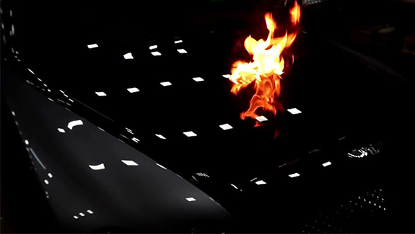 ரூ. 4 கோடி மதிப்புள்ள பென்ட்லீ காரை பெட்ரோல் ஊற்றி எரித்த இளைஞர்: எதற்கு தெரியுமா..? -வீடியோ..!