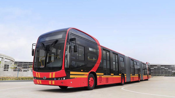 உலகின் நீளமான மின்சார பஸ் அறிமுகம்: ஒரே நேரத்தில் 250 பயணிகள் செல்லலாம்!