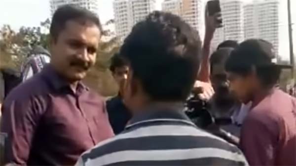 ஓடிச் சென்று இளைஞர்களை கைது செய்யும் போலீஸார்: எதற்கு தெரியுமா...? வீடியோ!