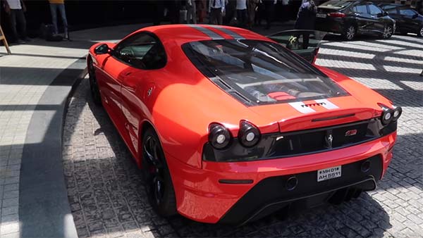 இந்தியாவின் முதல் ஃபெராரி காரை மடக்கிய போலீஸார்: ஏன் என தெரிந்தால் அதிர்ந்து போவீர்கள் - வீடியோ...!