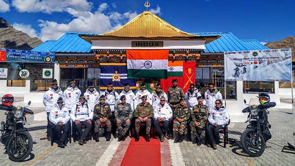 அதிசவாலான சாகச பயணத்தை துவங்கிய இந்திய ராணுவ வீரர் குழு!