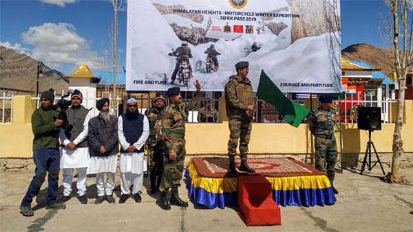 அதிசவாலான சாகச பயணத்தை துவங்கிய இந்திய ராணுவ வீரர் குழு!