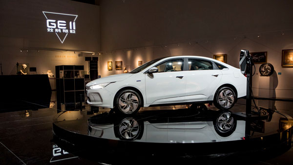 டெஸ்லாவுக்கு போட்டியாக களமிறங்கும் சீன மின்சார கார்கள்!