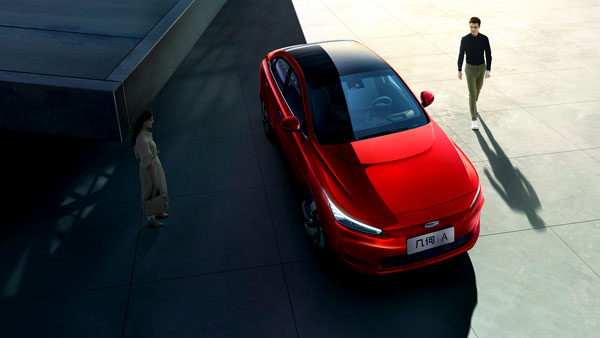 டெஸ்லாவுக்கு போட்டியாக களமிறங்கும் சீன மின்சார கார்கள்!