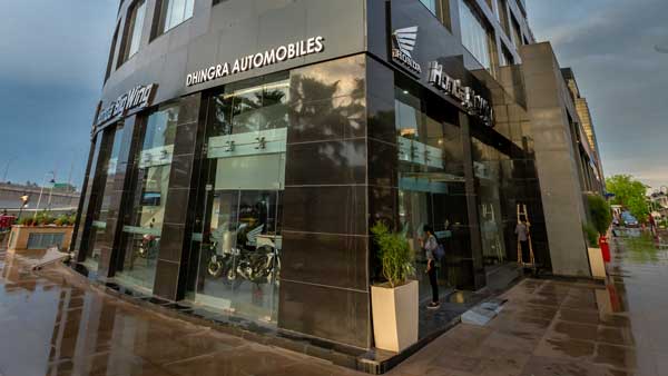 ஹோண்டா நிறுவனத்தின் பிரிமீயம் பைக் ஷோரூம் திறப்பு!