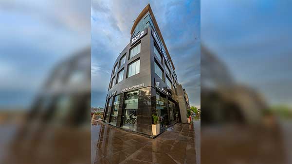 ஹோண்டா நிறுவனத்தின் பிரிமீயம் பைக் ஷோரூம் திறப்பு!