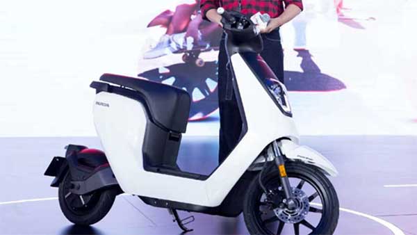 கண்காட்சியில் அனைவரையும் ஈர்த்த ஹோண்டாவின் புதிய பேட்டரி ஸ்கூட்டர்: கூடுதல் விவரங்கள்!