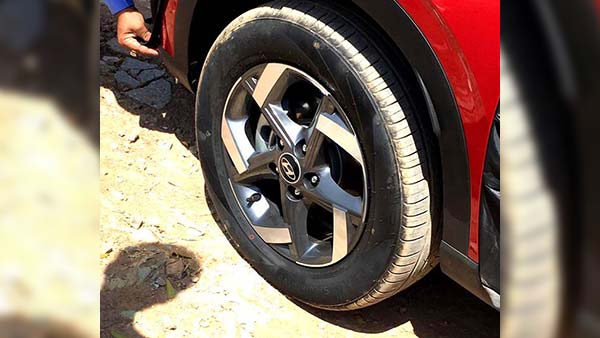 புதிய ஹூண்டாய் வெனியூ எஸ்யூவியின் படங்கள் வெளியானது!