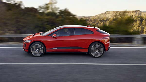 15 நிமிடம் சார்ஜ் செய்தால் 100 கிமீ பயணிக்கலாம்: இந்தியர்களுக்கு அர்பணிக்கப்படும் ஜாகுவாரின் முதல் மின் வாகனம்!