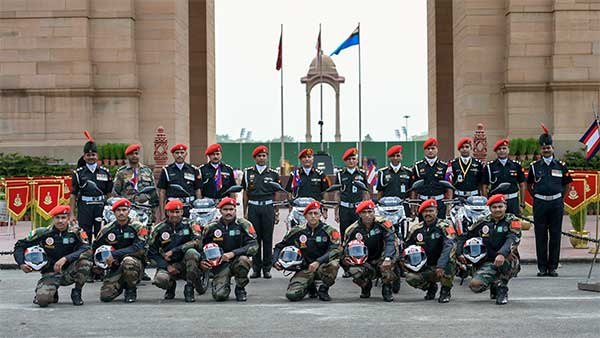 இந்தியாவையே மெய்சிலிர்க்க வைத்த ஜாவா: அனைத்தும் தலைகீழாக மாறிக்கொண்டிருக்கும்போது ஜாவா செய்த செயல்!