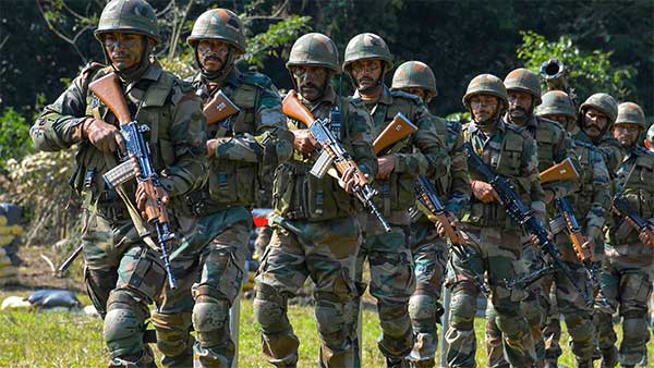 இந்தியாவையே மெய்சிலிர்க்க வைத்த ஜாவா: அனைத்தும் தலைகீழாக மாறிக்கொண்டிருக்கும்போது ஜாவா செய்த செயல்!