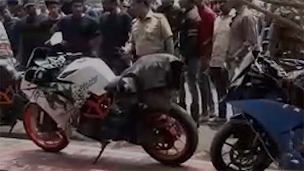 கேரள கல்லூரியில் அனுமதி பெறாமல் ஆட்டோ ஷோ... மாடிபிகேஷன் செய்யப்பட்ட 10 பைக்குகள் பறிமுதல்...