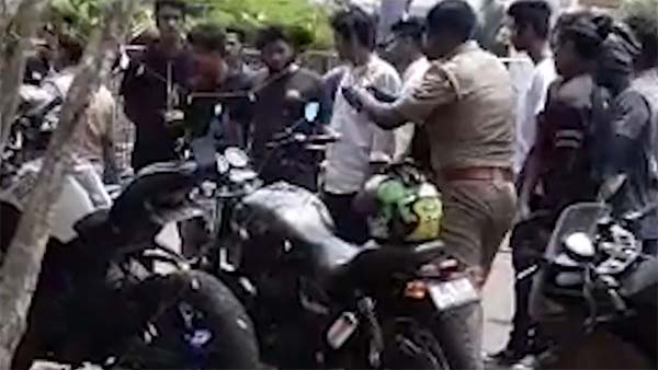 கேரள கல்லூரியில் அனுமதி பெறாமல் ஆட்டோ ஷோ... மாடிபிகேஷன் செய்யப்பட்ட 10 பைக்குகள் பறிமுதல்...