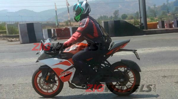 புதிய மாடல் பைக்கை இந்தியாவில் வைத்து சோதனை செய்யும் கேடிஎம்: பைக்கின் புகைப்படம் மற்றும் சிறப்பு தகவல்கள்...!