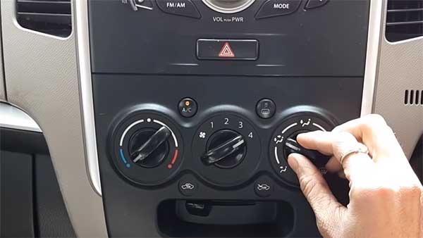 வெறும் ரூ. 80 செலவில் காரின் பின்பக்கத்தில் ஏசி அமைப்பது எப்படி...? -வீடியோ!