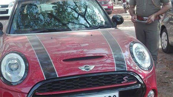 இந்த காருக்கு 5 லட்ச ரூபாய் அபராதம்... கேரள மாநில அதிகாரிகள் அதிரடி காட்டியது இதற்குதான்...