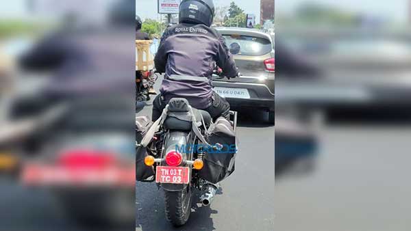 புதிய ஸ்டைலில் வருகிறது ராயல் என்பீல்டு கிளாசிக்: ஸ்பை படங்கள் கசிந்தன!