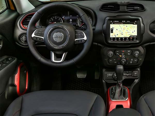 காம்பஸ் எஸ்யூவியை தொடர்ந்து ரெனிகேட்... ஜீப் நிறுவனத்தின் அடுத்த அஸ்திரம்!