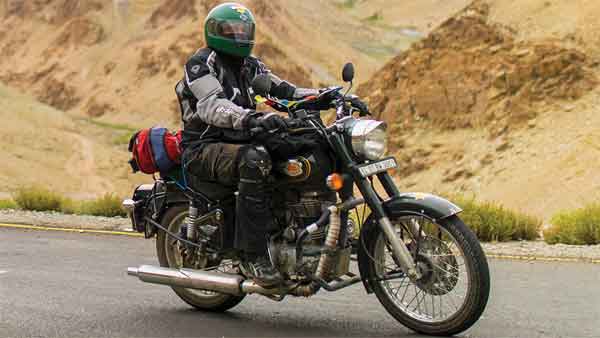 இளைஞரை மடக்கி பிடித்த ஐஏஎஸ் அதிகாரி... எதற்காக என தெரிந்தால் இனி இந்த தவறை செய்ய மாட்டீர்கள்...