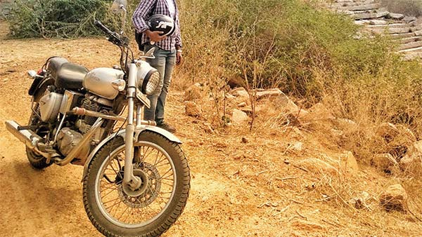 புதிய பாதுகாப்பு தொழில்நுட்பங்களுடன் புதிய ராயல் என்ஃபீல்டு புல்லட் 350 மாடல்கள் அறிமுகம்!