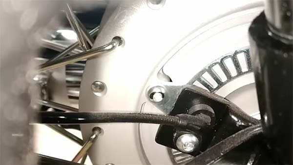 புல்லட் ரசிகர்களை ஏப்ரல் முட்டாளாக்கிய நெட்டிசன்: ராயல் என்பீல்டு குறித்து பரவிய பொய்யான வீடியோ...!