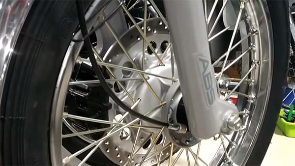 புல்லட் ரசிகர்களை ஏப்ரல் முட்டாளாக்கிய நெட்டிசன்: ராயல் என்பீல்டு குறித்து பரவிய பொய்யான வீடியோ...!