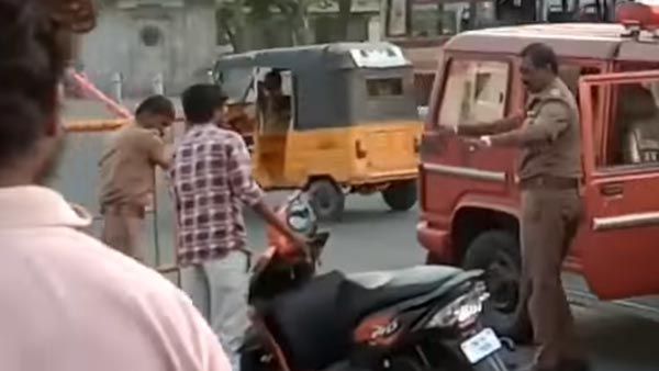 சாலையேரத்தில் நின்ற ஸ்கூட்டரை அடித்து நொறுக்கிய போலீஸ்: வைரல் வீடியோவால் இருவர் சஸ்பெண்ட்!