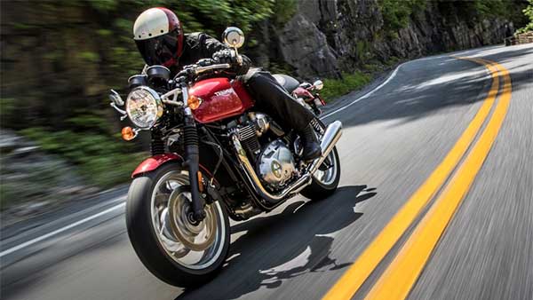 ட்ரையம்ஃப் உரிமையாளர்களுக்கான பந்தய கள பயிற்சி முகாம்