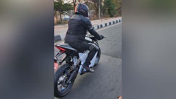 அல்ட்ராவைலட் எஃப்-77 எலெக்ட்ரிக் ஸ்போர்ட் பைக்கின் ஸ்பை படங்கள்!