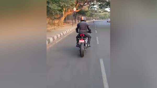 அல்ட்ராவைலட் எஃப்-77 எலெக்ட்ரிக் ஸ்போர்ட் பைக்கின் ஸ்பை படங்கள்!