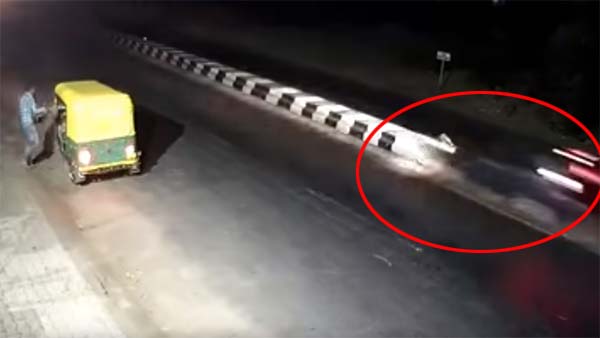 சிலைக்காக ரூ.3,000 கோடி செலவு செய்த மோடி- ரூ.100 மதிப்புள்ள பொருளை பொருத்தியிருந்தால் இந்த விபத்து நிகழ்ந்திருக்காது: அதிர்ச்சி வீடியோ...!