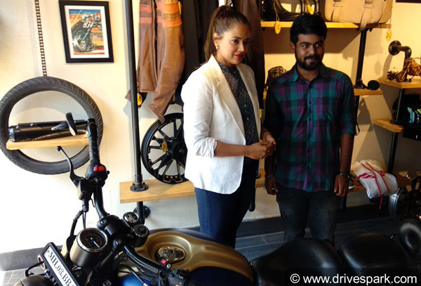 வர்தேஞ்சி கஸ்டமைஸ் நிறுவனத்தின் ஷோரூம் மும்பையில் திறப்பு!