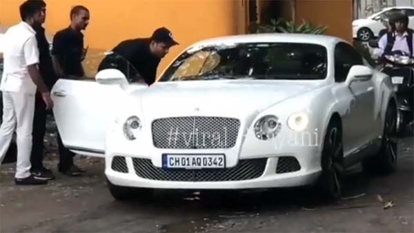 விராட் கோஹ்லியின் விலையுயர்ந்த கார்கள்... என்ன இத்தனை கார்களை அவர் வைத்திருக்கிறாரா..? -வீடியோ!