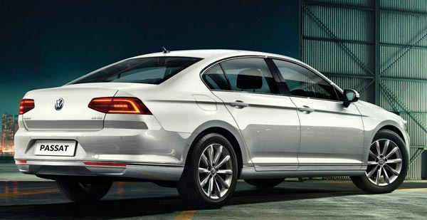 புதிய டர்போ எஞ்சினுடன் ஃபோக்ஸ்வேகன் வென்ட்டோ கார் சோதனை!