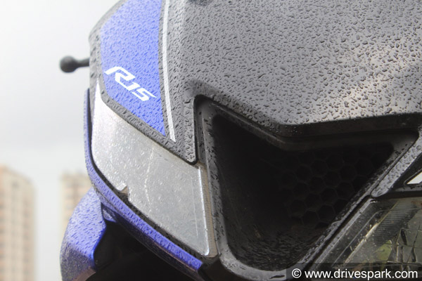 ஆர்15 வி3 மாடலை கூடுதல் கவர்ச்சியாக உருவாக்கிய யமஹா: புகைப்படங்கள் உள்ளே!