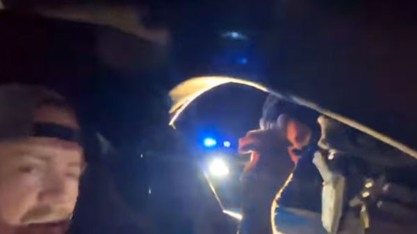 பொதுவெளியில் உச்சகட்ட வேகத்தில் பாய்ந்த மஸ்டாங் கார்... கைது செய்ய உதவிய யுடியூப்...!