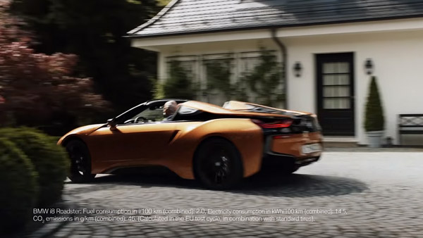 மெர்சிடிஸ் பென்ஸ் சிஇஓ-வின் ஓய்வு தினத்தை கொண்டாடிய பிஎம்டபிள்யூ: காட்டு தீயாய் வைரலாகும் வீடியோ...!