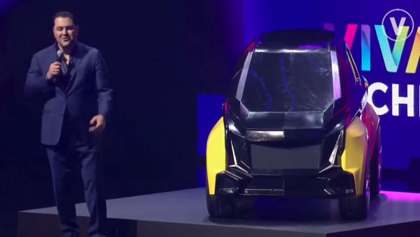 தன் பெயர் கொண்ட எலக்ட்ரிக் காரை அறிமுகம் செய்த பிரபல விளையாட்டு வீரர்: யார் என தெரிந்தால் ஆச்சரியப்படுவீர்கள்!