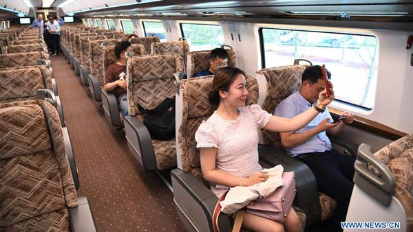 ஏர்கிராஃப்ட் விமானத்திற்கு ஈடான அதிவேக புல்லட் ரயில் அறிமுகம்: விரைவில் மக்கள் பயன்பாட்டிற்கு வரவிருப்பதாக தகவல்!