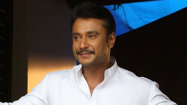 பல கோடி மதிப்புள்ள வெளிநாட்டு காரை வாங்கிய பிரபல நடிகர்... யார் என்று தெரிந்தால் கோவப்படுவீர்கள்...