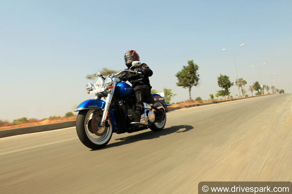 ஹார்லி டேவிட்சன் சாஃப்ட்டெயில் டீலக்ஸ்: ஃபர்ஸ்ட் டிரைவ் ரிப்போர்ட்!