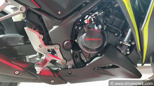 குறைவான விலையில் தலைவலி கொடுக்கும் போட்டியாளர்கள்... ஹோண்டா சிபிஆர்250ஆர் விற்பனை கடும் சரிவு