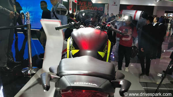 குறைவான விலையில் தலைவலி கொடுக்கும் போட்டியாளர்கள்... ஹோண்டா சிபிஆர்250ஆர் விற்பனை கடும் சரிவு