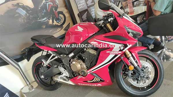 பெரும் எதிர்பார்ப்புகளுக்கு பின் ஷோரூமை வந்தடைந்த ஹோண்டாவின் சக்தி வாய்ந்த பைக்!